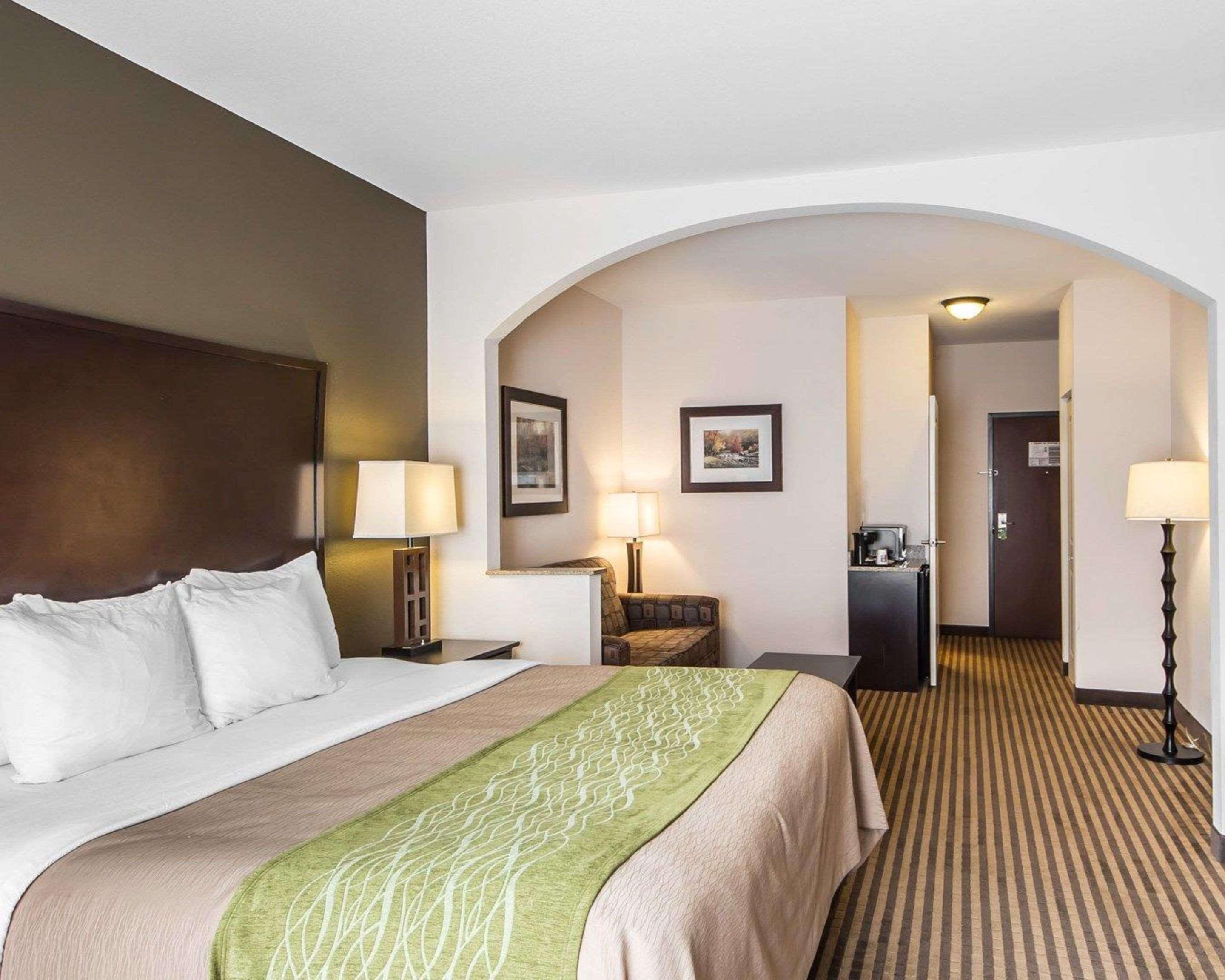 Comfort Inn & Suites Alva Екстериор снимка