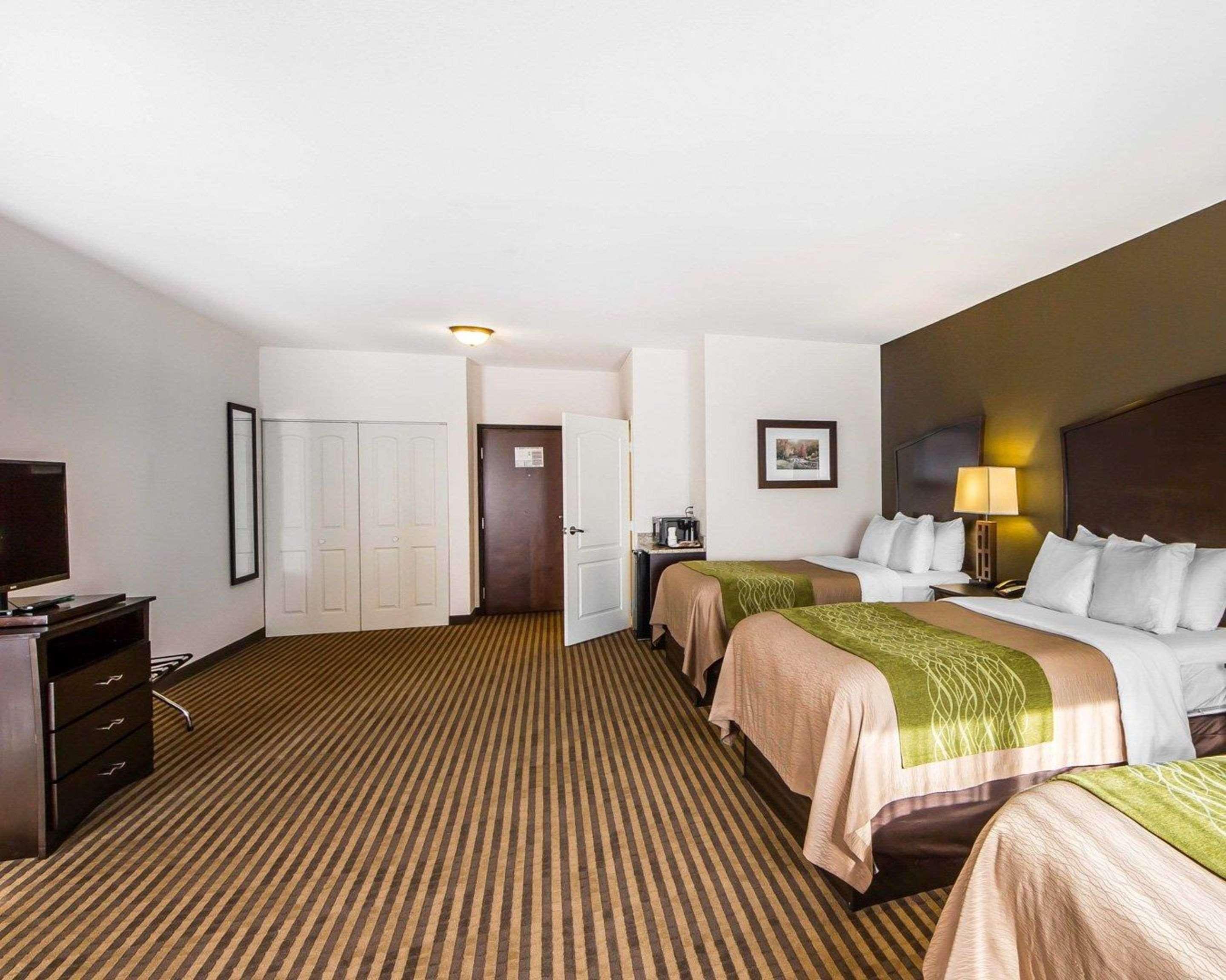 Comfort Inn & Suites Alva Екстериор снимка