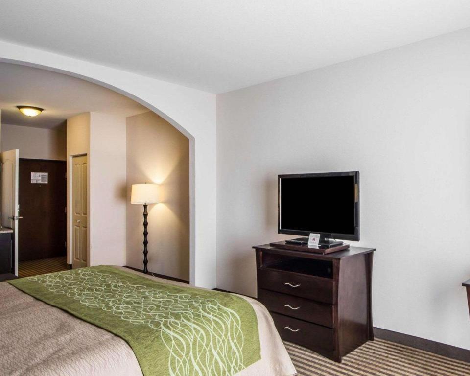 Comfort Inn & Suites Alva Екстериор снимка